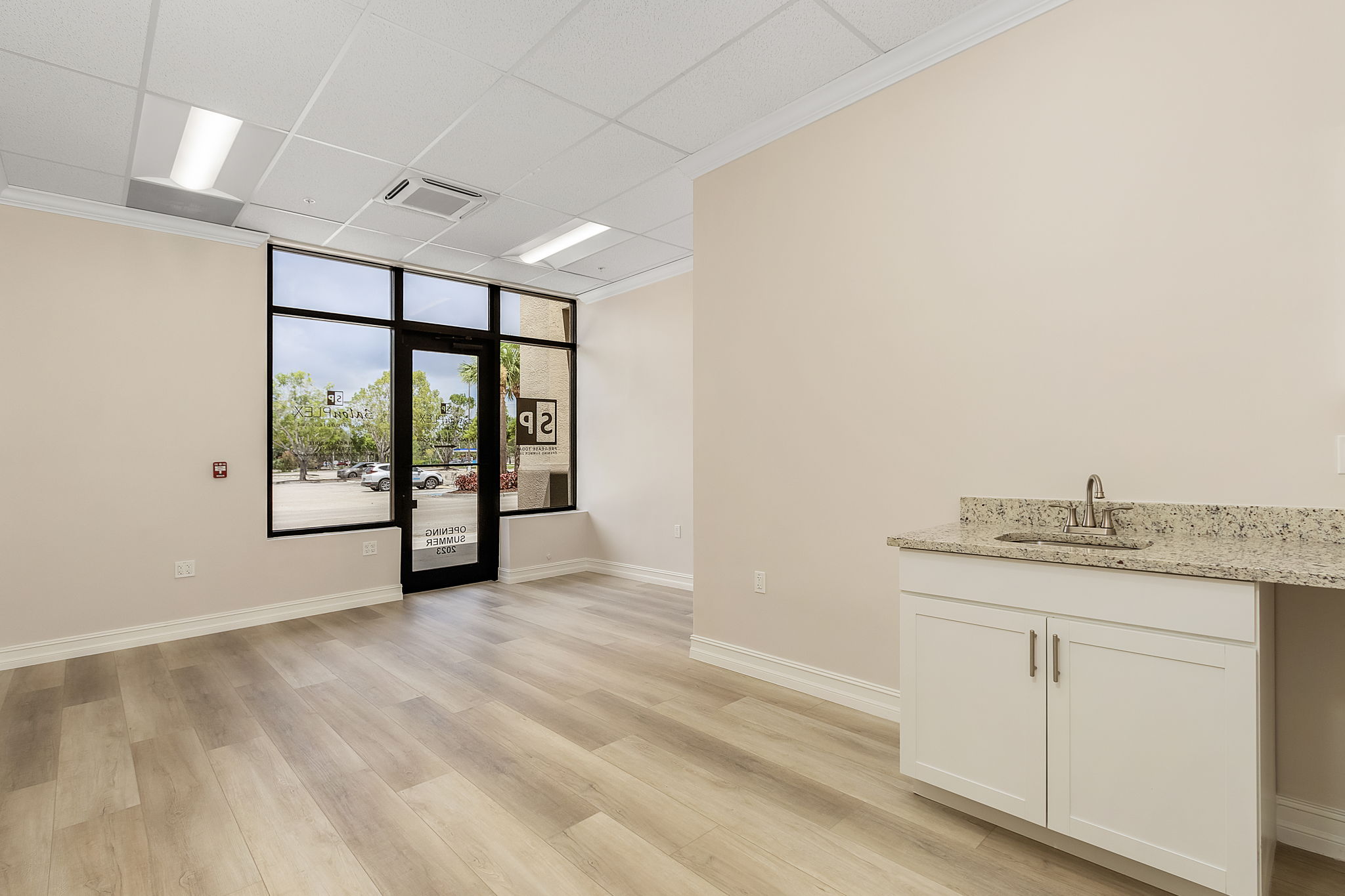 Market Square salon suites photo